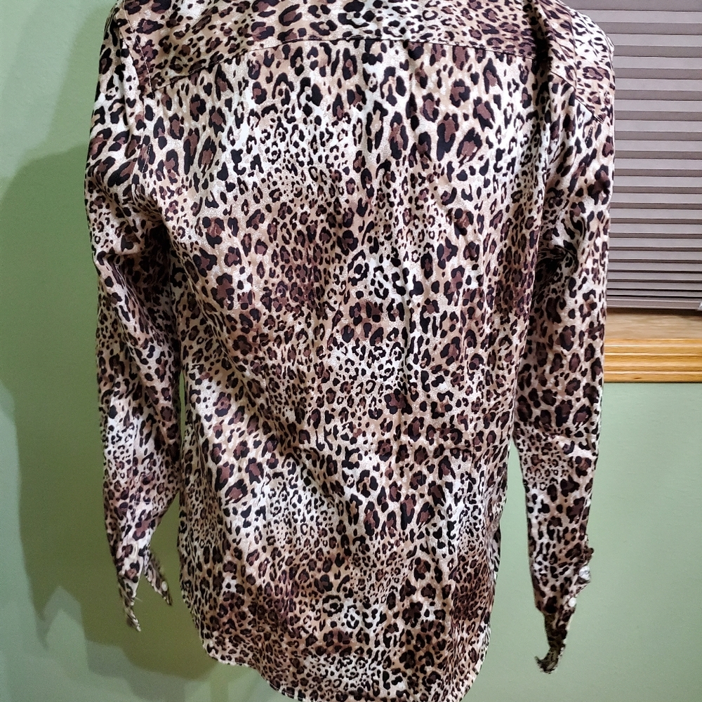 Chaps animal print button down blouse.  Medium - Picture 4 of 6